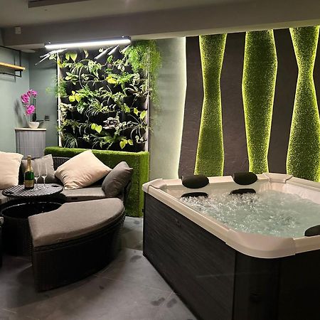 Leo Apartment Suite & Private Spa Zone - Old City Bratislava Exterior photo