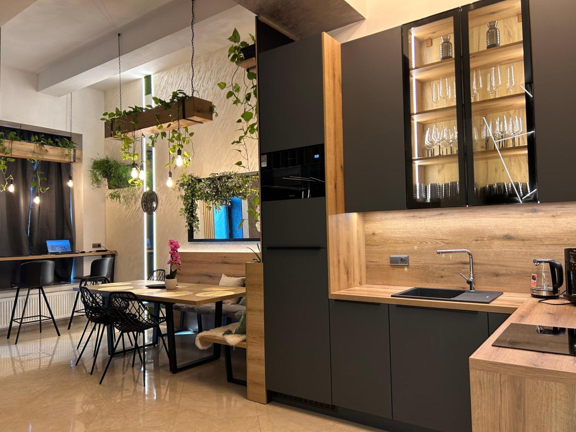 Leo Apartment Suite & Private Spa Zone - Old City Bratislava Exterior photo