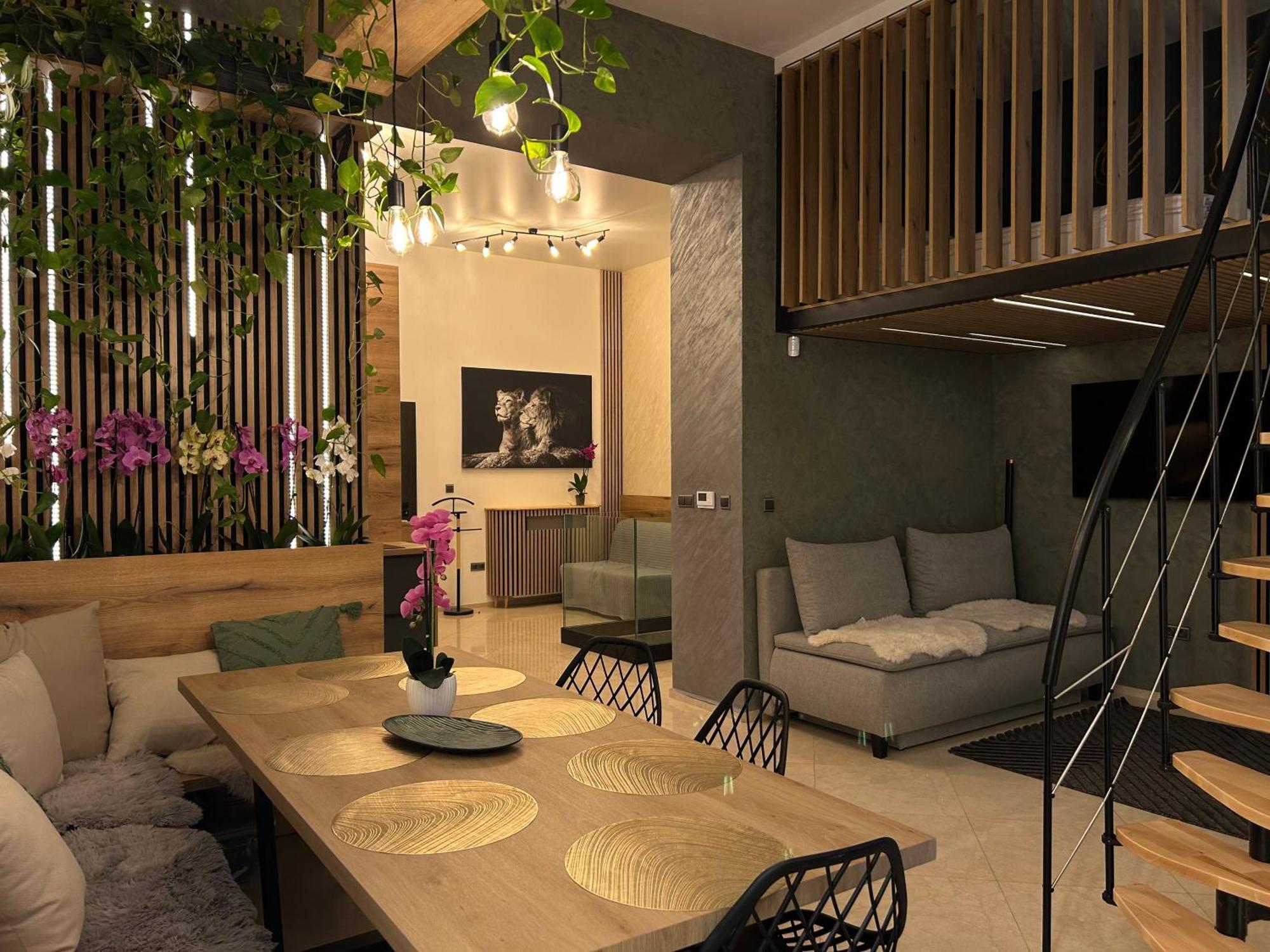 Leo Apartment Suite & Private Spa Zone - Old City Bratislava Exterior photo