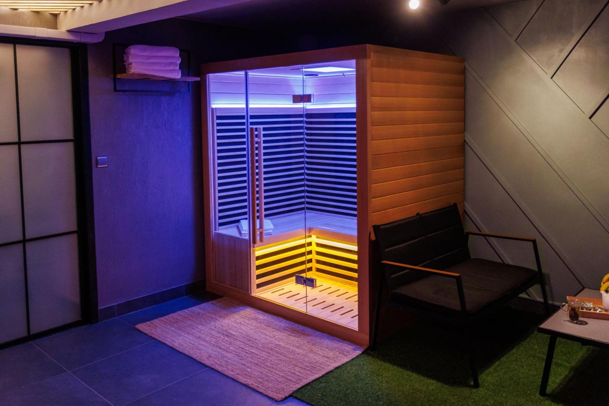 Leo Apartment Suite & Private Spa Zone - Old City Bratislava Exterior photo