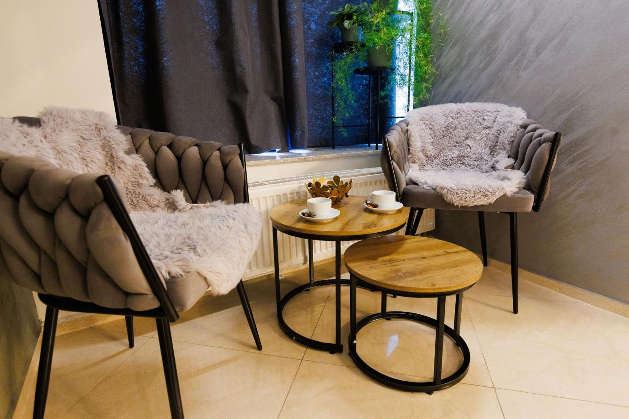 Leo Apartment Suite & Private Spa Zone - Old City Bratislava Exterior photo