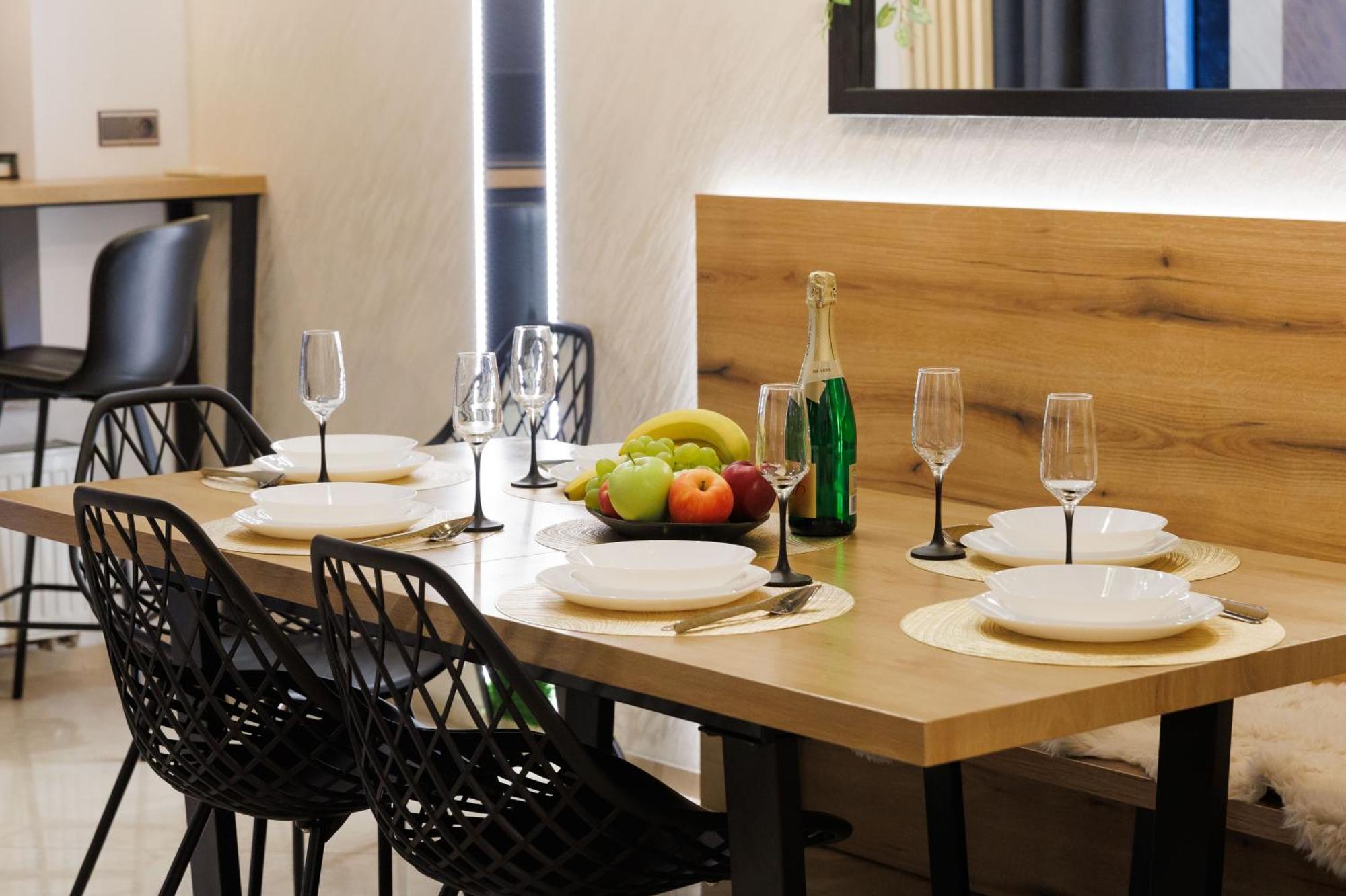 Leo Apartment Suite & Private Spa Zone - Old City Bratislava Exterior photo